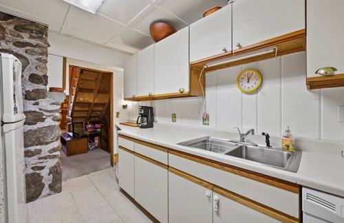 Lenox Dale House | Grandma's Cottage on The Bowl