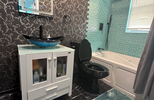 Front Park Apartment | Grandmillennial one bedroom in Buffalo’s West Side