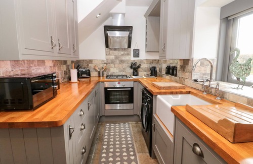 Alnwick Cottage | GRANGE COTTAGES, pet friendly, character holiday cottage in Alnwick