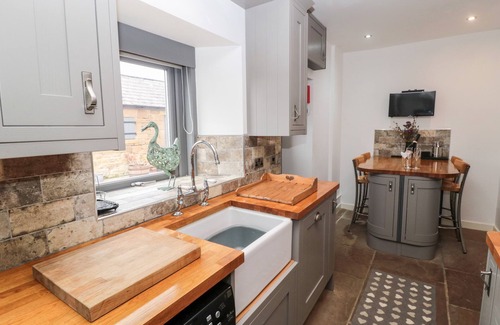 Alnwick Cottage | GRANGE COTTAGES, pet friendly, character holiday cottage in Alnwick