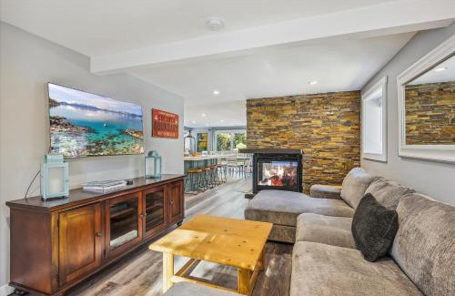 Comstock Acres House | Granlibakken Getaway by Tahoe Getaways - West Shore Retreat-Central Location-Hot Tub-Dog Considered-Near Skiing