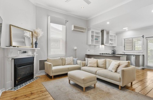Golden Point House | Grant St Cottage: Near Sovereign Hill
