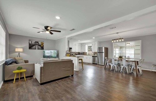 Fredericksburg House | Grape Getaway Haus