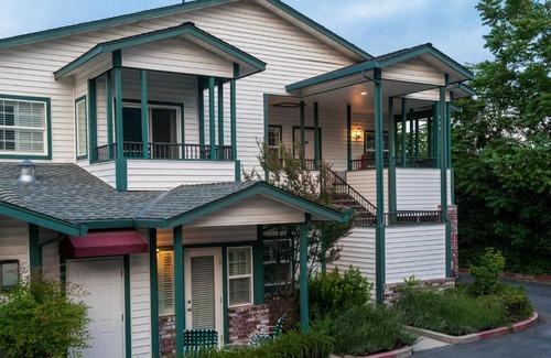 Grass Valley Hotel | Grass Valley Courtyard Suites