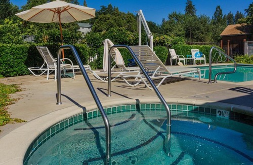 Grass Valley Hotel | Grass Valley Courtyard Suites