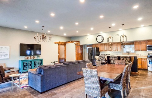 Longtown House | Gray Goose Manor | Lakefront Home on 3+ Acres