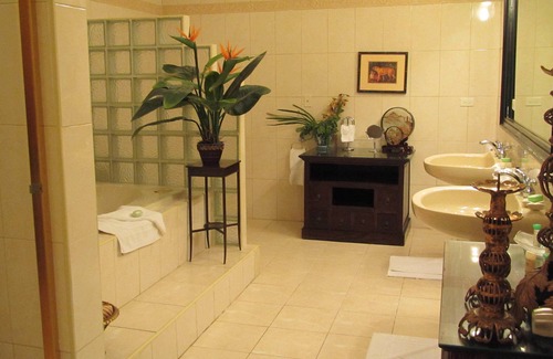 Downtown Nassau Resort | Graycliff Hotel And Restaurant