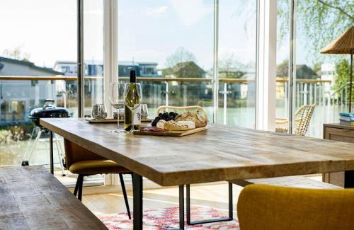 Cirencester House | Grayling House HM28 Lower Mill The Cotswolds