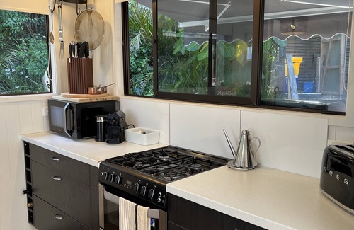 Tryphena House | -Great Barrier Cloud Nine -