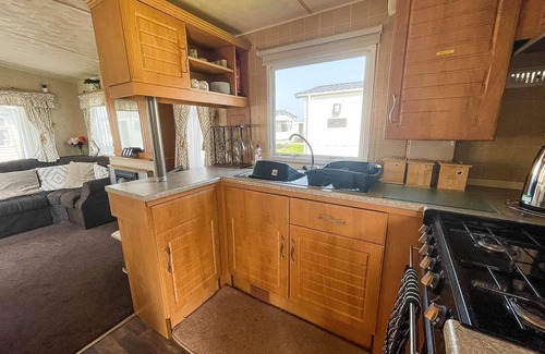 Louth House | Great 6 berth caravan for hire at Sunnydale Holiday Park in Skegness ref 35150TM