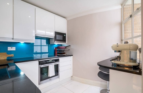 Castle Baynard Apartment | Great apartment near St Paul’s Cathedral