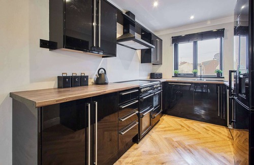 Great Ayton House | Great Ayton Townhouse Retreat-Sleeps 6-3Bed-2Bath