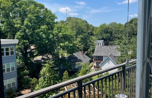 Inman Park Condo | Great condo in the heart of little 5 points
