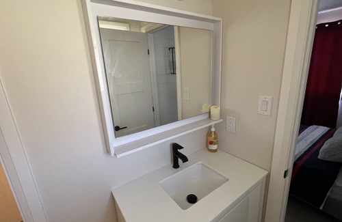 Kitchener House | Great cottage for Family and Friends with hot tub in Prime location