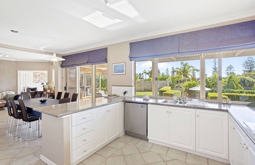 West Leederville House | Great disc for long stays! Your unique oasis - nKing Bed, FAB WIFI, free parking