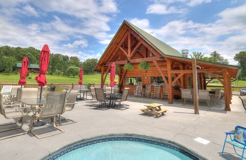 Wears Valley Cabin | Great Escape 2 Bedroom Cabin by RedAwning