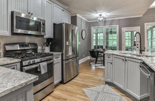 Big Canoe Cabin | Great Escape | Stylish, Spacious w/Gathering/Relaxing Areas for Fun | Memorable