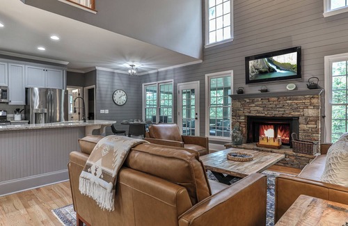 Big Canoe Cabin | Great Escape | Stylish, Spacious w/Gathering/Relaxing Areas for Fun | Memorable
