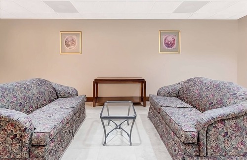 St. Augustine Hotel | Great Find! 3-Friendly Units! Pool, Near Flagler College, Free Parking!