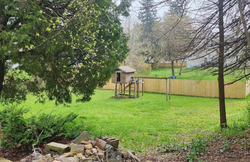 Kewaunee House | Great for weekend Getaway-Cozy 2 bedroom home 4 blocks from the beach.