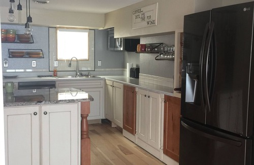 Spearfish Apartment | Great furnished aprtmnt! Beautiful view! Med lngth stay possible thru May 2024