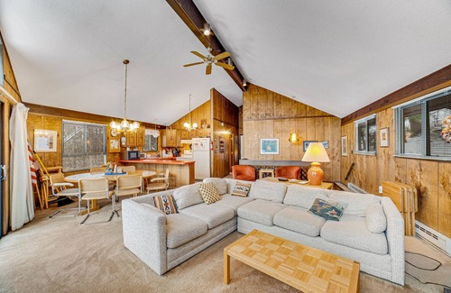 Quechee House | Great home near Main St - washer/dryer, fireplace, Quechee Club access available