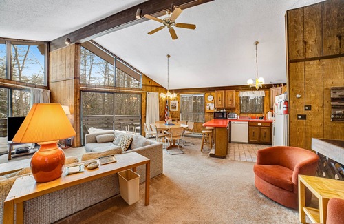 Quechee House | Great home near Main St - washer/dryer, fireplace, Quechee Club access available