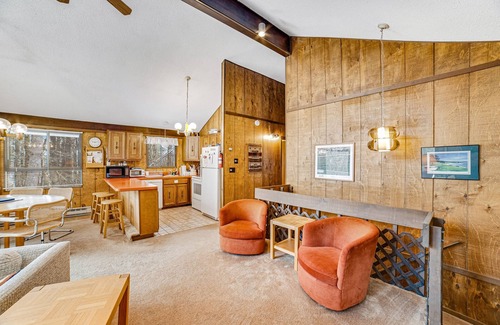 Quechee House | Great home near Main St - washer/dryer, fireplace, Quechee Club access available