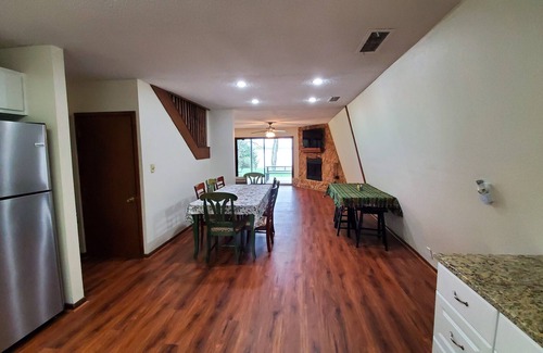 Farmersville House | Great Lakefront Retreat