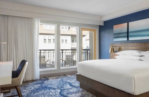 Northeast Virginia Beach Hotel | Great Location! 4 Comfortable Units, Poo,l, Near First Landing State Park