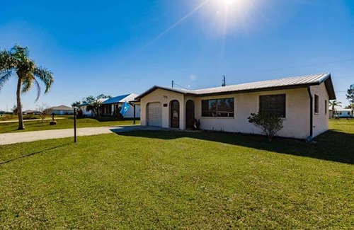 Fort Ogden House | Great Location huge screened lanai