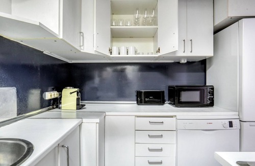 Les Corts Apartment | Great Pedralbes 3BR w/Balcony & Swimming Pool, by Blueground