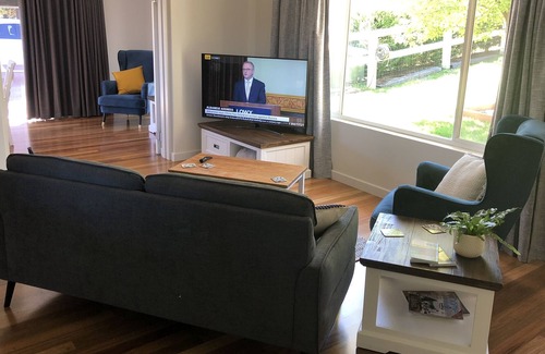 Biggs Flat House | Great, pet friendly location to base your stay in the Adelaide Hills