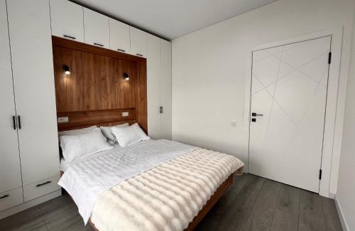 Almaty Apartment | Great Raiymbek residence 17, 1BR & drinking water as a gift