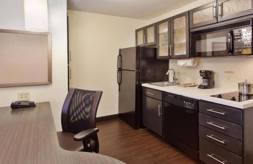 Somerset House | Great Relaxing Overnight Stay! 2 Stylish units near Golf Club Fossil Creek!