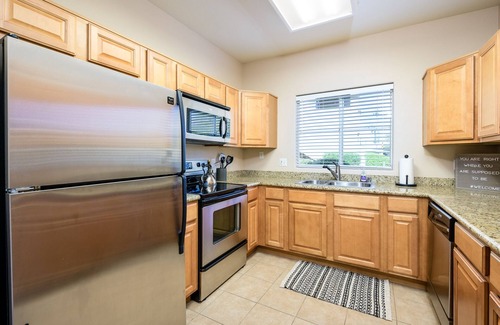 Paradise Valley Village Condo | Great Scottsdale Location w/Heated Pool & Spa