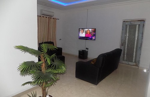 Port Harcourt Apartment | Great Secured 1Bed Service Apartment ShortLet-FREE WIFI - Peter Odili RD or STADIUM - N40,000