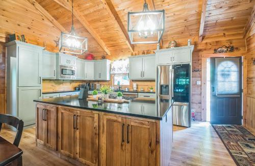 Kodak House | Great Smoky Mountain, Hot Tub, Mins to Dollywood