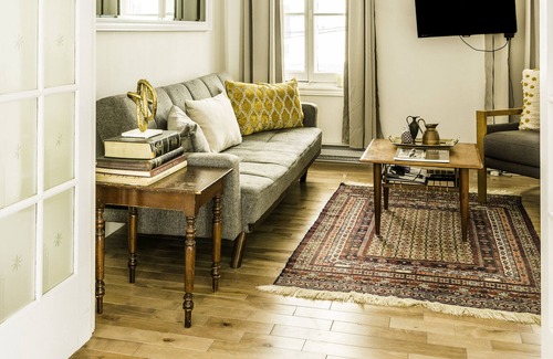 Saint-Jean-Baptiste Apartment | Great Space in the Heart of Downtown