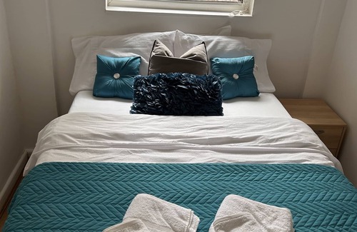 De Beauvoir Apartment | great space to help with relaxing, Go see the sights of beautiful London Town.
