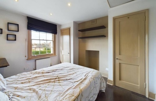 Camberwell Green Apartment | Great, spacious, 2 bed near Oval
