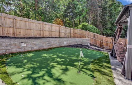 Roswell House | Great spacious home with great entertainment!