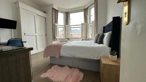 Shepherd's Bush Apartment | Great Studio Sheperds Bush