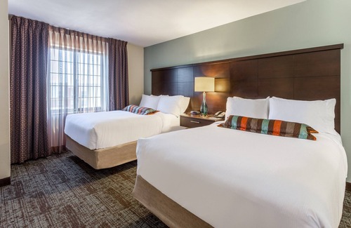 Davenport Condo | Great Suite in Davenport | Free Breakfast, Free Wi-Fi, Indoor Pool + Hot Tub