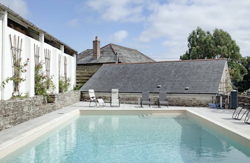 Liskeard House | Great Trethawle - a house that sleeps 14 guests in 7 bedrooms