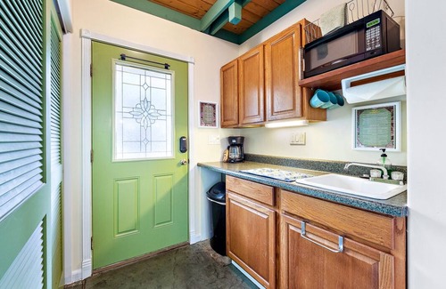 Holualoa Cottage | GREEN Dancer’s Cottage TA-038-749-9520-01