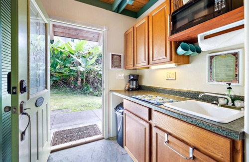 Holualoa Cottage | GREEN Dancer’s Cottage TA-038-749-9520-01