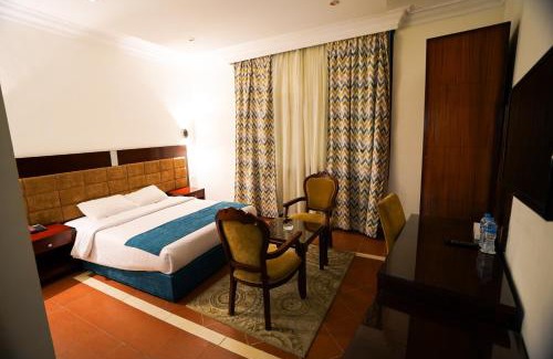 Sadat City Hotel | Green Desert