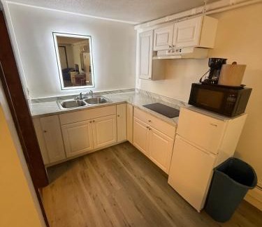 Old Orchard Beach Hotel | Green Dolphin