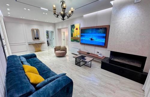 Petrele Villa | Green Garden Villa & Pool